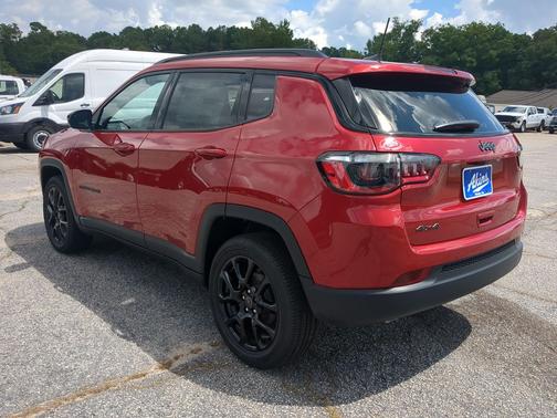 Red Hot Pearlcoat 2026 Jeep Compass Sport