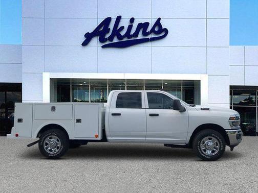 2025 RAM 2500 Tradesman Crew Cab 4x2 8' Box