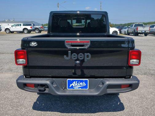 2025 Jeep Gladiator Sport S
