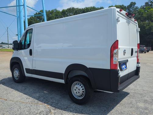 Bright White Clearcoat 2026 RAM ProMaster 1500 Low Roof