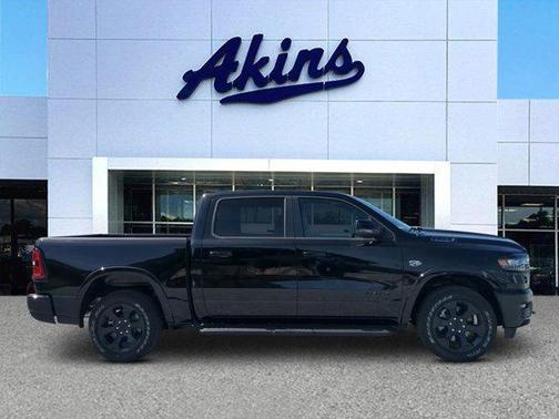 Diamond Black Crystal Pearlcoat 2026 RAM 1500 Big Horn/Lone Star
