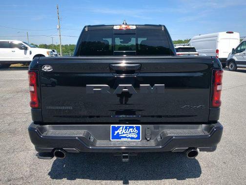 Diamond Black Crystal Pearlcoat 2026 RAM 1500 Big Horn/Lone Star