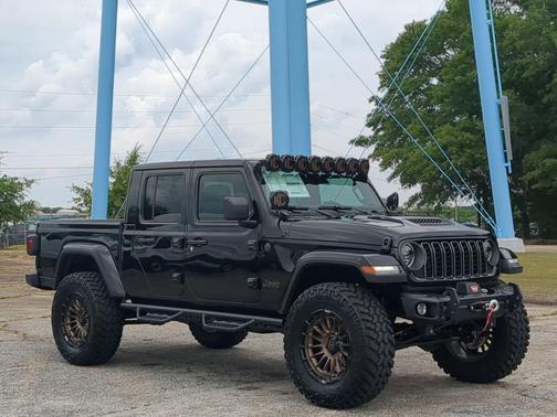 Black Clearcoat 2026 Jeep Gladiator Sport S