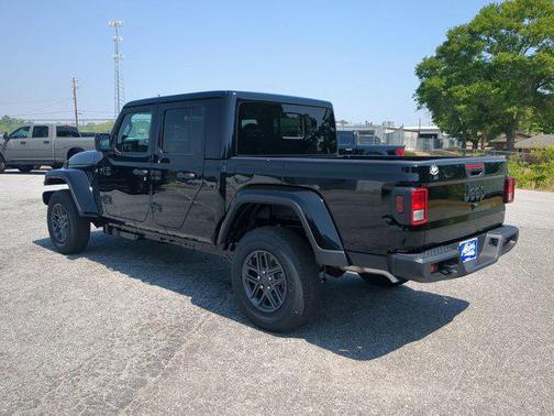 Black Clearcoat 2026 Jeep Gladiator Sport S