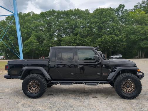 Black Clearcoat 2026 Jeep Gladiator Sport S