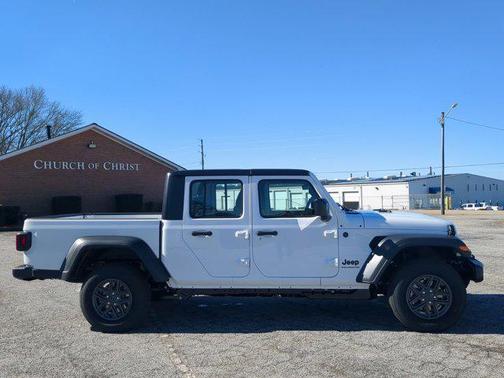 2026 Jeep Gladiator Sport