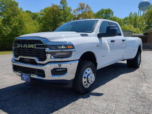 2025 RAM 3500 Big Horn Crew Cab 4x4 8' Box