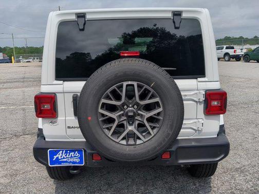 2025 Jeep Wrangler 4-Door Sahara 4x4