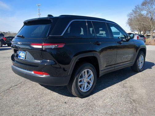 Diamond Black Crystal Pearlcoat 2026 Jeep Grand Cherokee Altitude