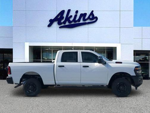 Bright White Clearcoat 2026 RAM 2500 Tradesman Crew Cab 4x4 6'4' Box