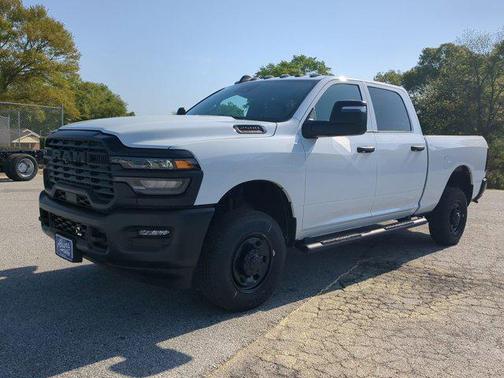 Bright White Clearcoat 2026 RAM 2500 Tradesman Crew Cab 4x4 6'4' Box