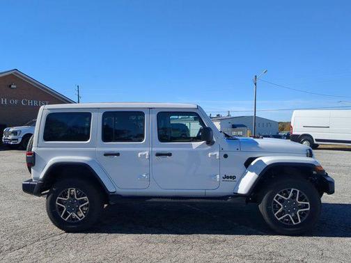 2026 Jeep Wrangler 4-Door Sahara 4x4