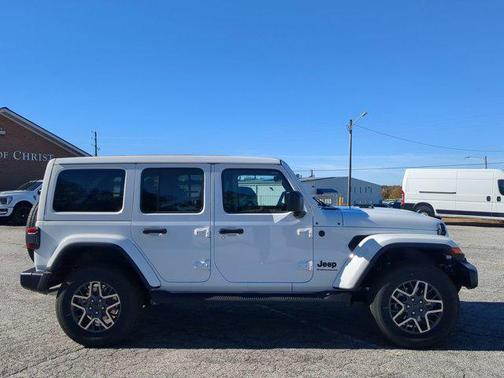 2026 Jeep Wrangler 4-Door Sahara 4x4