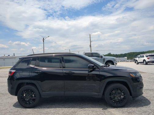 Diamond Black Crystal Pearlcoat 2026 Jeep Compass Latitude