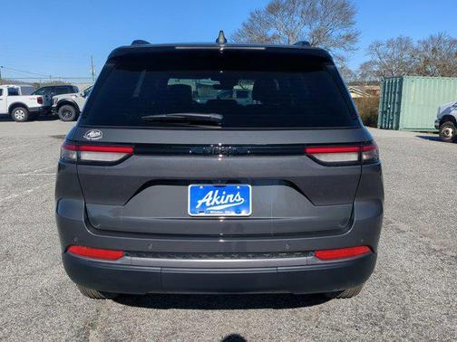 2026 Jeep Grand Cherokee Altitude