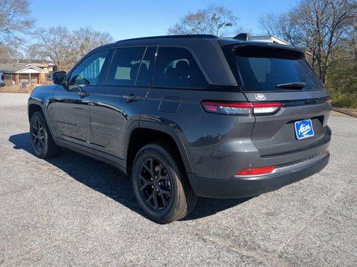 2026 Jeep Grand Cherokee Altitude