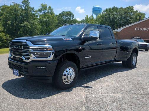 2025 RAM 3500 Laramie Crew Cab 4x4 8' Box