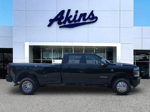 2025 RAM 3500 Laramie Crew Cab 4x4 8' Box