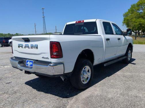 2025 RAM 2500 Tradesman Crew Cab 4x4 6'4' Box