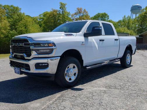 2025 RAM 2500 Tradesman Crew Cab 4x4 6'4' Box