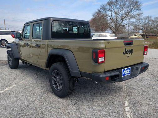 2026 Jeep Gladiator Sport