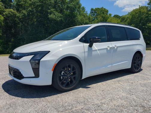 Bright White Clearcoat 2027 Chrysler Pacifica Limited