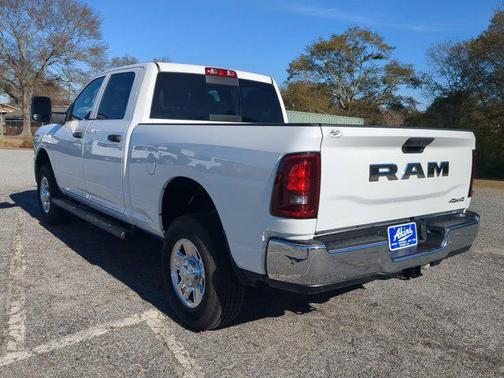 2026 RAM 2500 Tradesman Crew Cab 4x4 6'4' Box