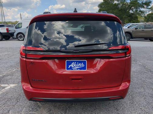 2025 Chrysler Pacifica L