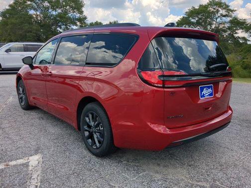 2025 Chrysler Pacifica L