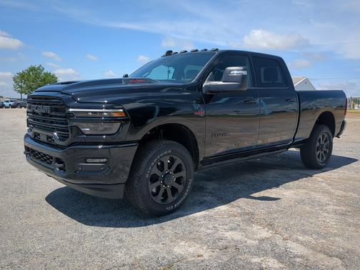 Diamond Black Crystal Pearlcoat 2026 RAM 2500 Laramie Crew Cab 4x4 6'4' Box