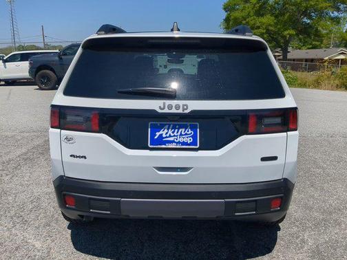 Bright White Clearcoat 2026 Jeep Cherokee Overland