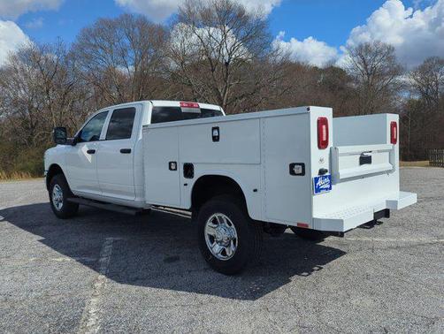 2026 RAM 2500 Tradesman Crew Cab 4x4 8' Box