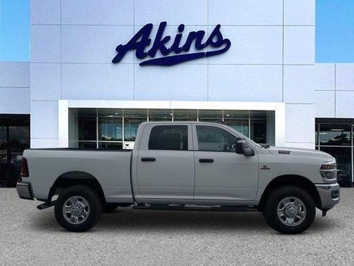 2025 RAM 2500 Tradesman Crew Cab 4x4 6'4' Box