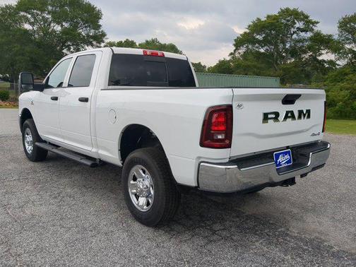 2025 RAM 2500 Tradesman Crew Cab 4x4 6'4' Box