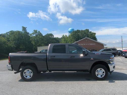 2025 RAM 2500 Tradesman Crew Cab 4x4 6'4' Box