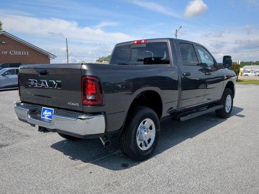 2025 RAM 2500 Tradesman Crew Cab 4x4 6'4' Box