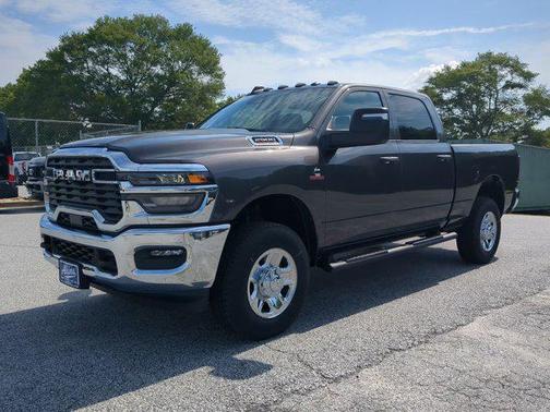 2025 RAM 2500 Tradesman Crew Cab 4x4 6'4' Box