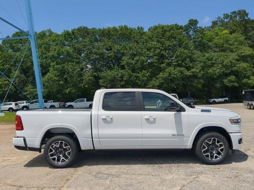 Bright White Clearcoat 2026 RAM 1500 Laramie