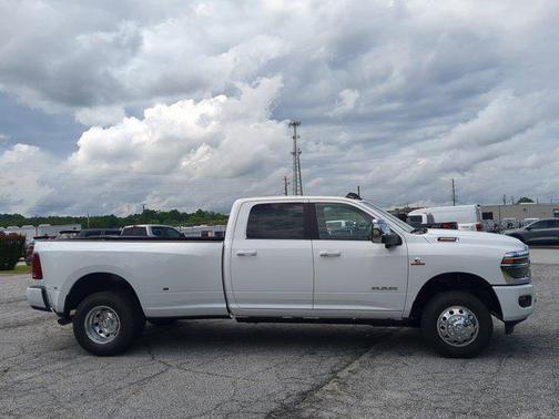 2025 RAM 3500 Laramie Crew Cab 4x4 8' Box