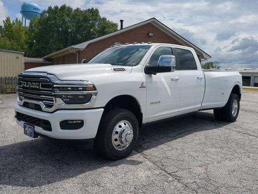 2025 RAM 3500 Laramie Crew Cab 4x4 8' Box