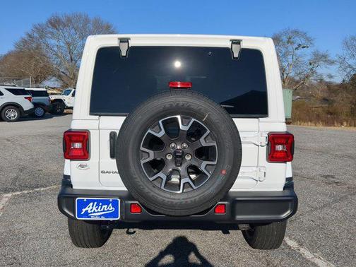2025 Jeep Wrangler 4-Door Sahara 4x4