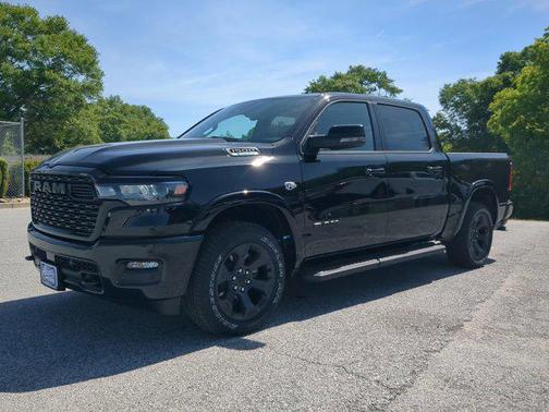 Diamond Black Crystal Pearlcoat 2026 RAM 1500 Big Horn/Lone Star