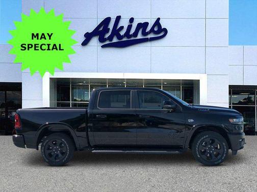 Diamond Black Crystal Pearlcoat 2026 RAM 1500 Big Horn/Lone Star