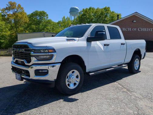 2025 RAM 2500 Tradesman Crew Cab 4x4 6'4' Box