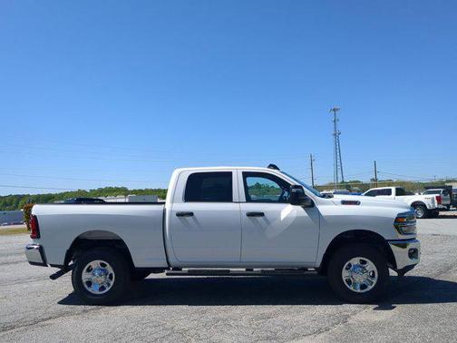 2025 RAM 2500 Tradesman Crew Cab 4x4 6'4' Box