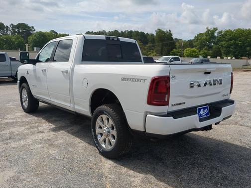 Bright White Clearcoat 2026 RAM 2500 Laramie Crew Cab 4x4 6'4' Box