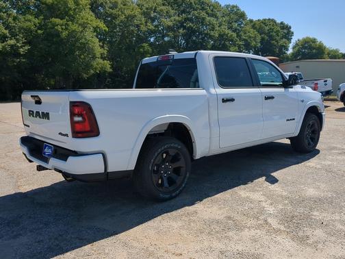 Bright White Clearcoat 2026 RAM 1500 Big Horn/Lone Star