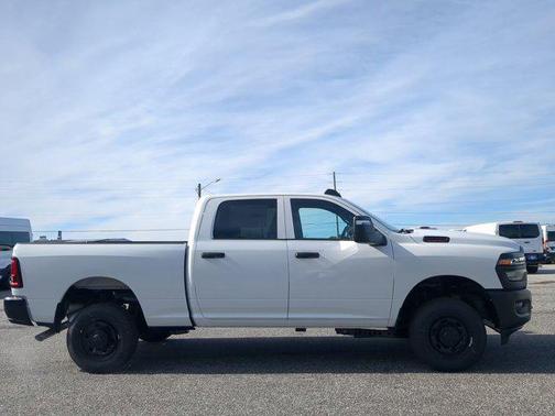 2026 RAM 2500 Tradesman Crew Cab 4x4 6'4' Box