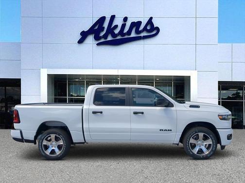 Bright White Clearcoat 2026 RAM 1500 Express