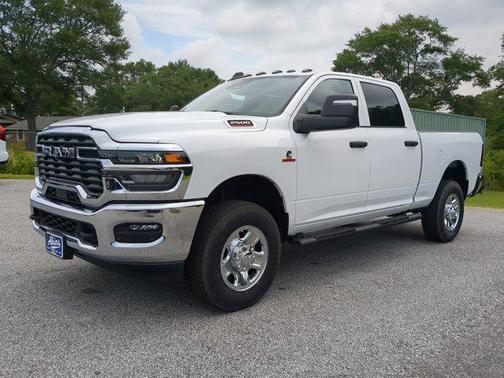2025 RAM 2500 Tradesman Crew Cab 4x4 6'4' Box